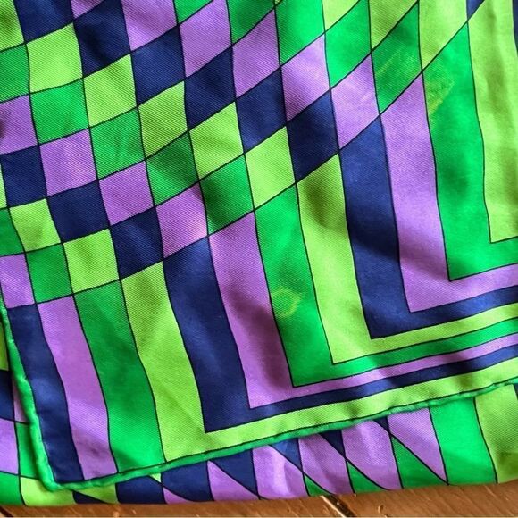 VINTAGE BELLOTTI DESIGNER SCARF 34"x34" - Picture 4 of 5